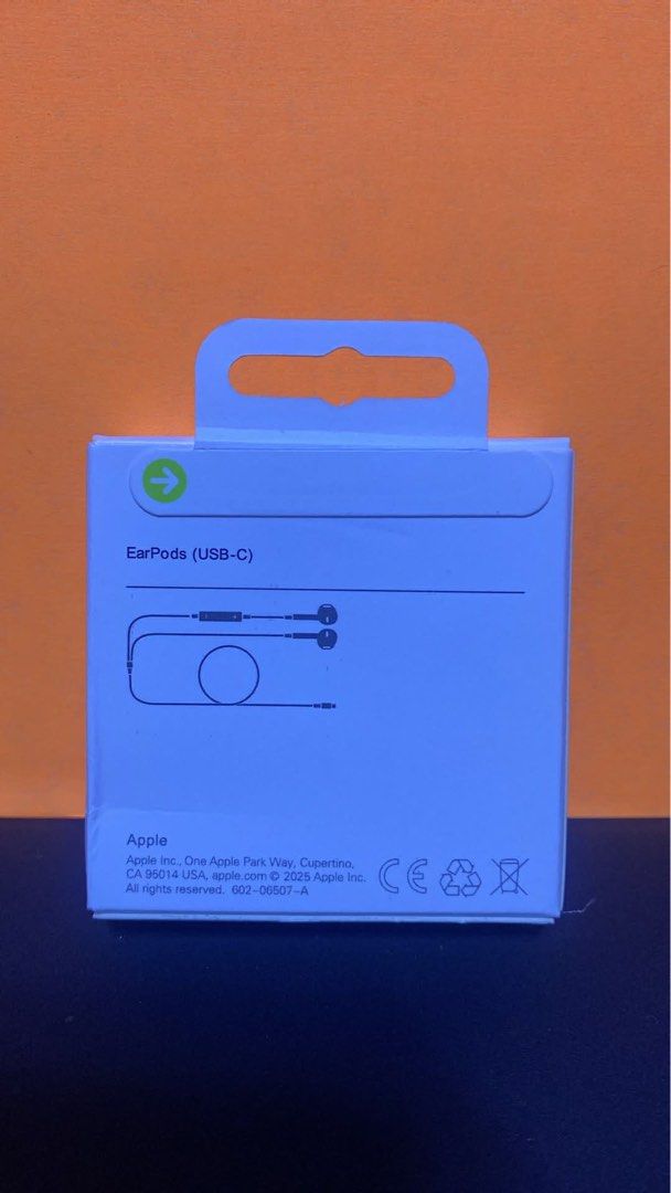 USB-c earpods (Category: Headphones & Headsets) located in Manila. Submitted by mimasour (Listing ID 1409988023, Image 2). Description: .