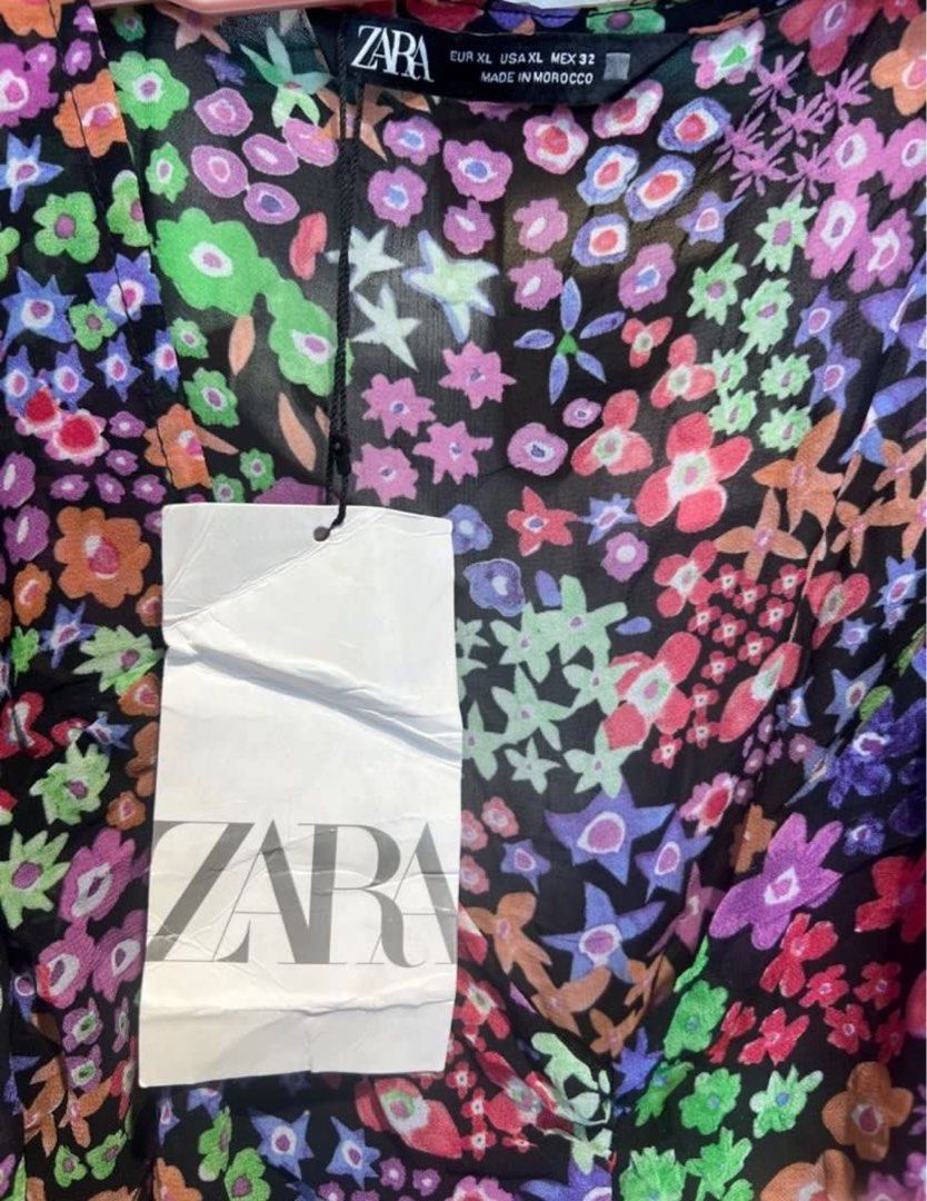 Zara Floral Mini Dress (Category: Dresses) located in Candaba. Submitted by imalan.ko (Listing ID 1409959342, Image 3). Description: .