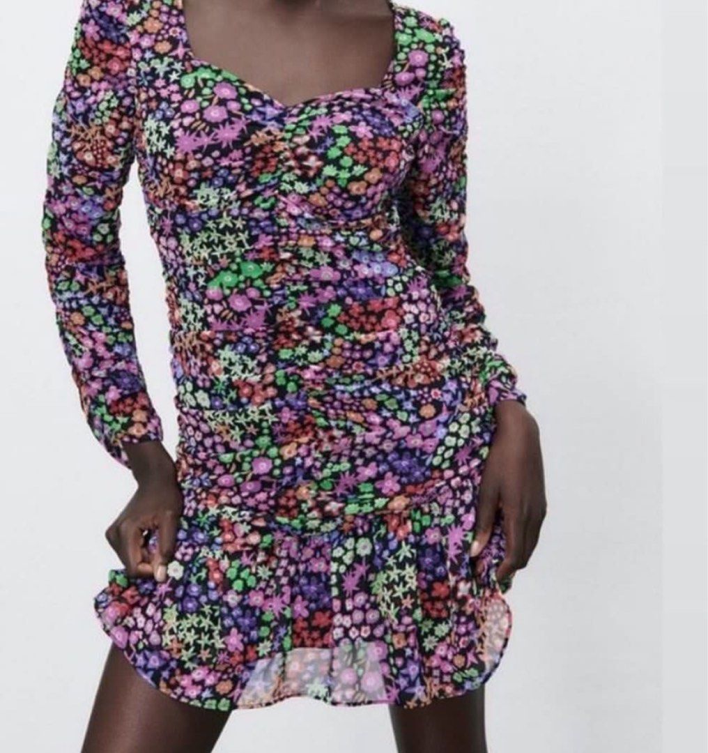 Zara Floral Mini Dress (Category: Dresses) located in Candaba. Submitted by imalan.ko (Listing ID 1409959342, Image 1). Description: .