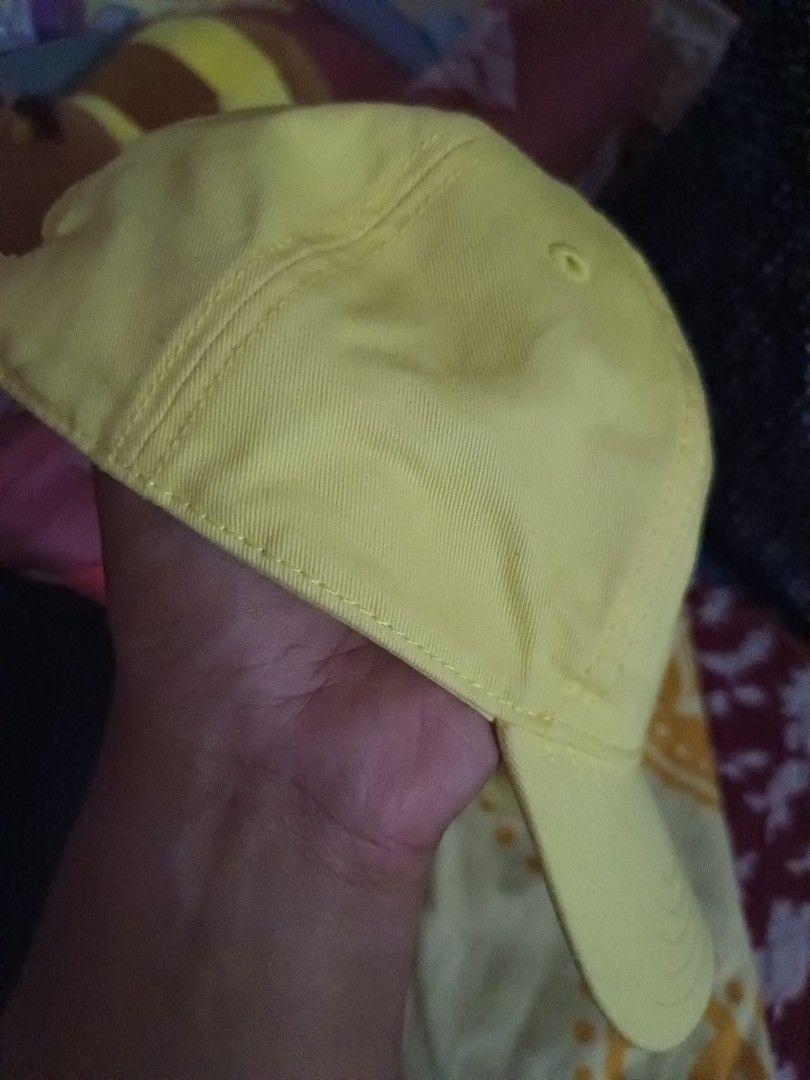 Adidas bunga cap (Category: Cap & Hats) located in Ayer Molek. Submitted by pablo7856 (Listing ID 1410127677, Image 2). Description: cap cond cun xde defect.