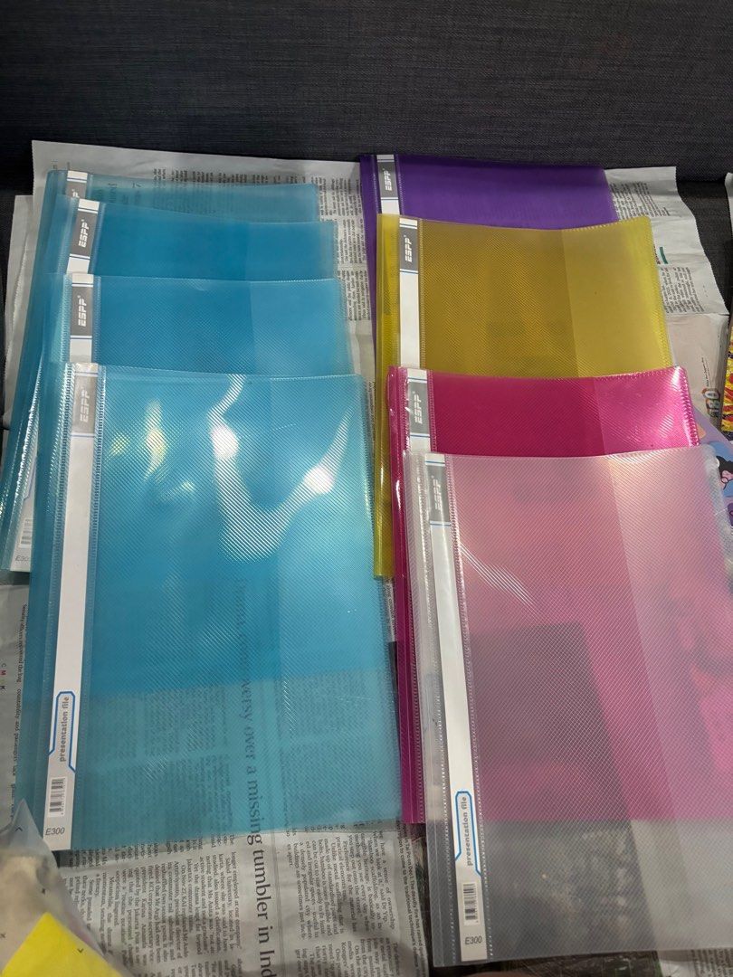 Assorted files (Category: Stationery & School Supplies) located in Singapore. Submitted by jasminemell (Listing ID 1410093115, Image 1). Description: Flies assorted colour .