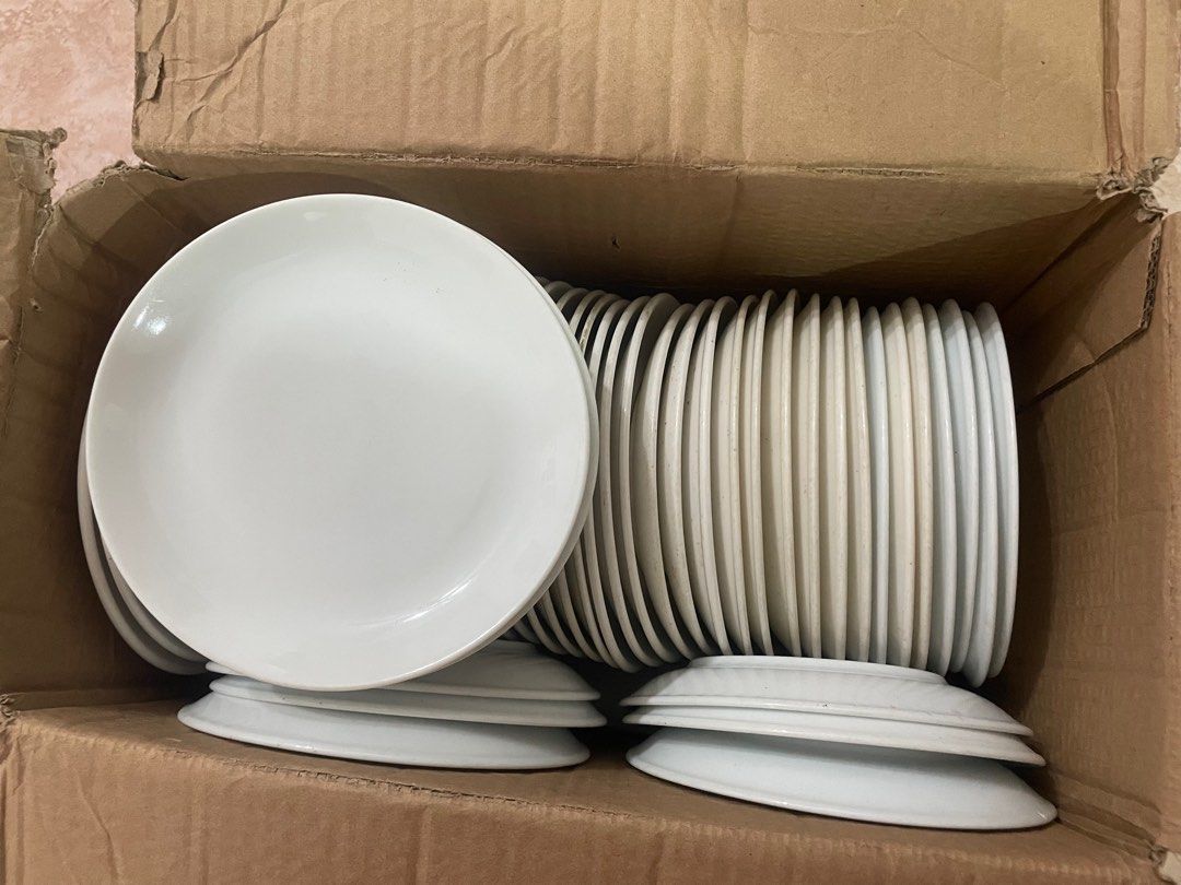 Assorted items (Category: Dinnerware & Cutlery) located in Singapore. Submitted by chewwling (Listing ID 1410152738, Image 3). Description: Food tray (BRAND NEW) 1 - $2 All 22 for $25 Hotpot (BRAND NEW) $50 Plates (BRAND NEW) 1 - $2 All 98 - $150 .