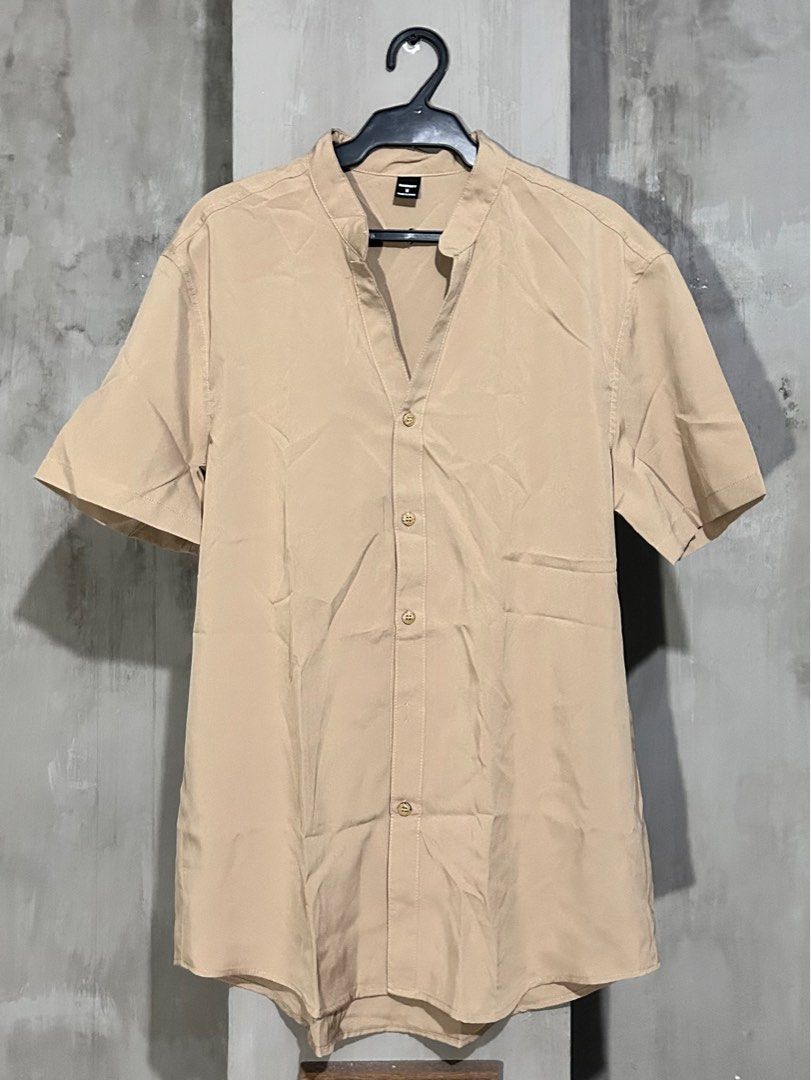 Beige Short Sleeve Shirt (Category: Tshirts & Polo Shirts ) located in Pasay City. Submitted by inss1 (Listing ID 1410088169, Image 1). Description: Manfinity Brand new / unwanted gift 18X28 .