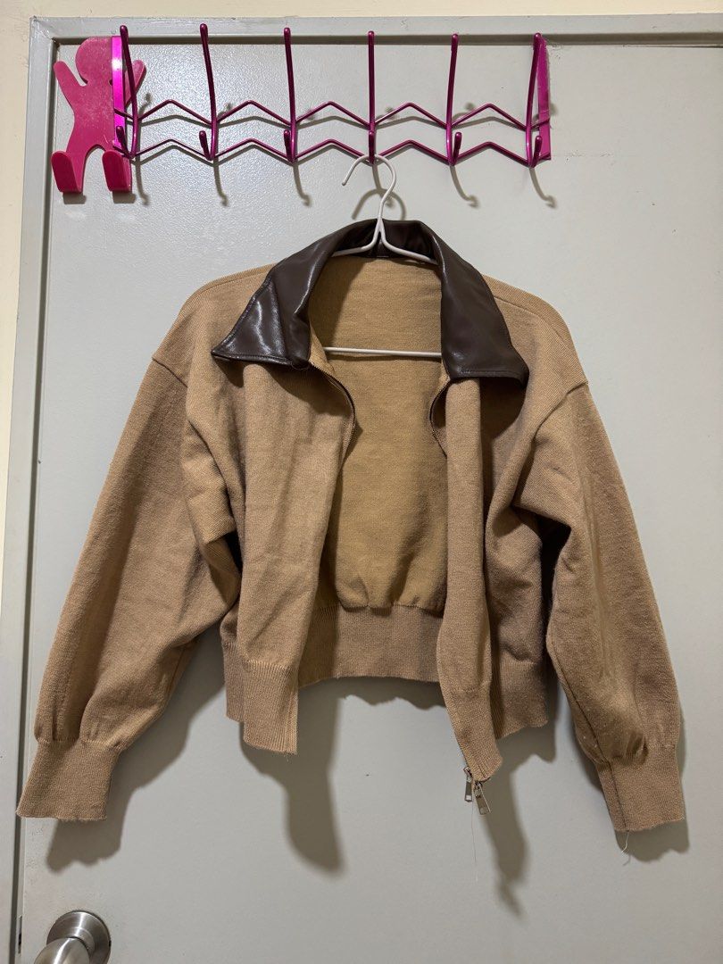 Brown Jacket (Category: Coats, Jackets and Outerwear) located in Kota Bharu. Submitted by matchabubu (Listing ID 1410138760, Image 1). Description: .