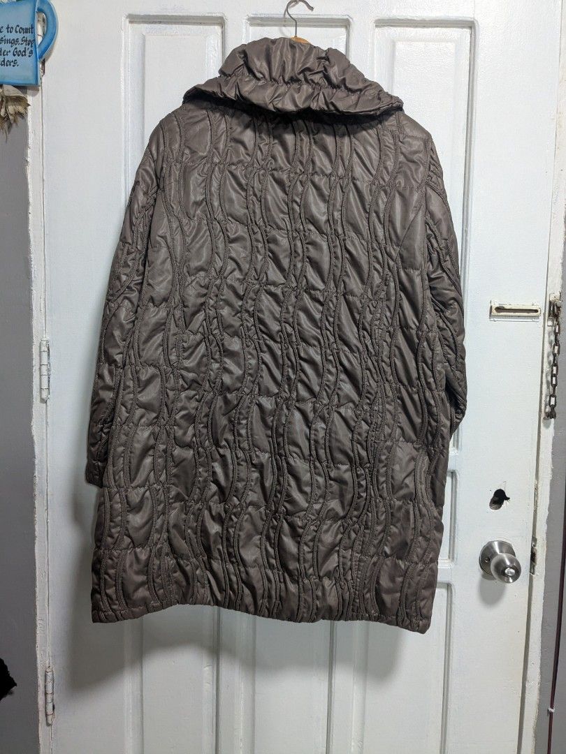 Comica Choco Brown Quilted Plus Sized Puffer Jacket XL 2XL (Category: Coats, Jackets and Outerwear) located in Quezon City. Submitted by nnncorner (Listing ID 1409998789, Image 3). Description: Original Comica Choco Brown Quilted Puffer Jacket Fits Large to 2xL Unisex Length - 33 inches Width - 25 inches No issues 9/10 condition 1600.