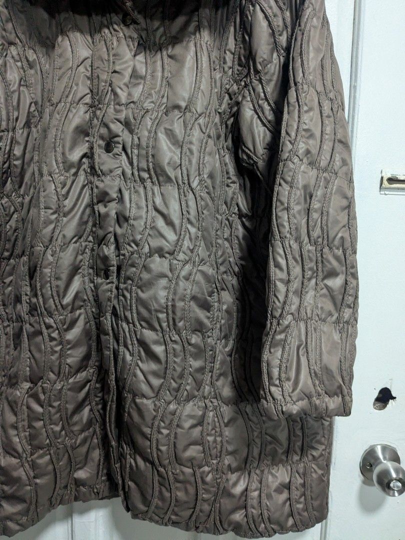 Comica Choco Brown Quilted Plus Sized Puffer Jacket XL 2XL (Category: Coats, Jackets and Outerwear) located in Quezon City. Submitted by nnncorner (Listing ID 1409998789, Image 2). Description: Original Comica Choco Brown Quilted Puffer Jacket Fits Large to 2xL Unisex Length - 33 inches Width - 25 inches No issues 9/10 condition 1600.