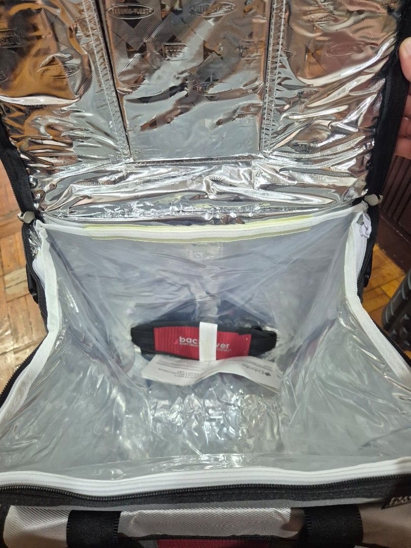 Cooler Bag (Category: Food Organization & Storage) located in Pasig City. Submitted by zenzen1010 (Listing ID 1410084405, Image 3). Description: Hi All, Im selling this Cooler Bag. Really useful for storing cold drinks or anything that needs to be cooled. The item is portable and even has its own wheels. Pwede gamitin pang palengke. Or roadtrips where cold drinks are needed. DM for more info. Thanks!.