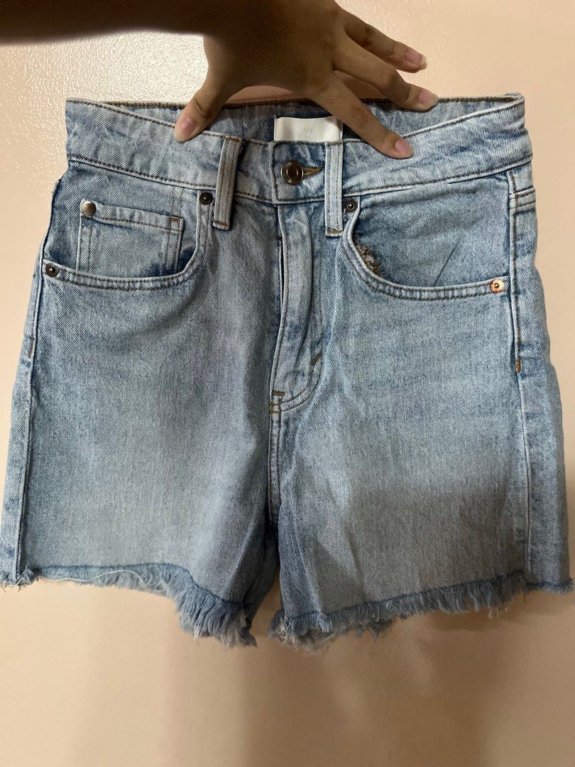 Denim Mom Shorts (Category: Shorts) located in Quezon. Submitted by achicoco (Listing ID 1410135559, Image 1). Description: Color: Light Denim.