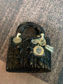 (Category: ) located in . Submitted by missdierdre (Listing ID 1410062610, Image 1). Description: .