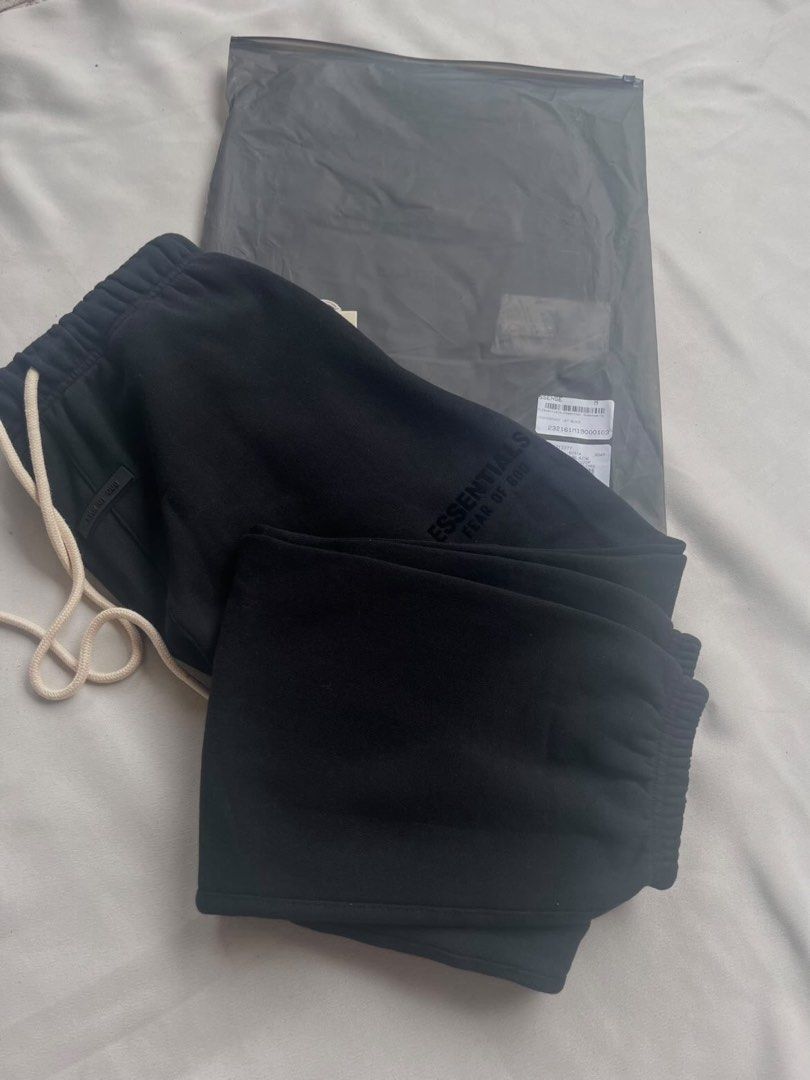 Essentials Jet Black Core Sweatpants (Category: Joggers) located in Quezon City. Submitted by oldbutgold1995 (Listing ID 1410003017, Image 2). Description: FS: Jet Black core sweatpants - Condition: Like new. Worn twice. Never washed. - Complete w zip and tag - S: Medium Dimes: L: 43in W: 30-38.