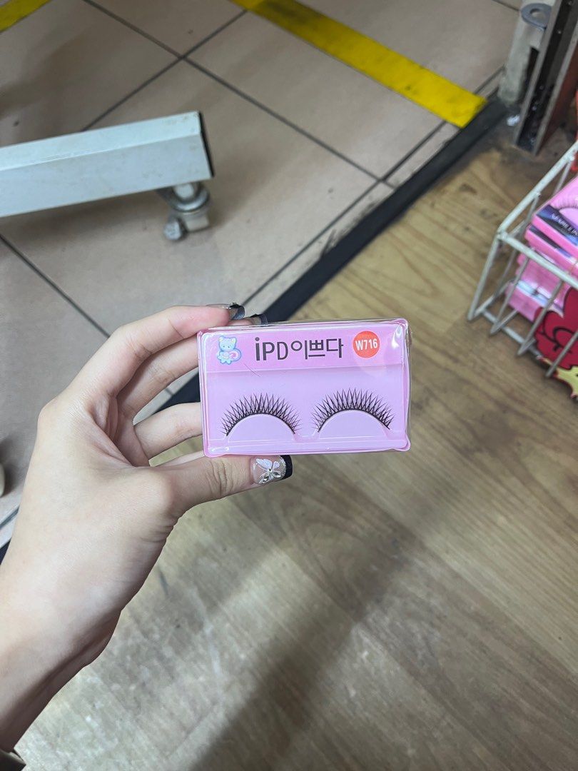 False eyelash (Category: Makeup) located in Singapore. Submitted by great_01 (Listing ID 1410104082, Image 3). Description: one for $5 two for $8 take all for $30 .