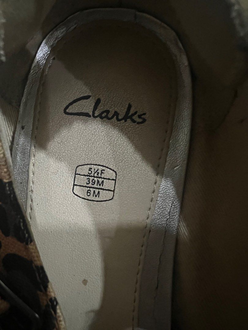 Flats Clarks (Category: Flats) located in Johor Bahru. Submitted by nusaibah_johory (Listing ID 1410115524, Image 3). Description: Size 5 1/2 F UK .