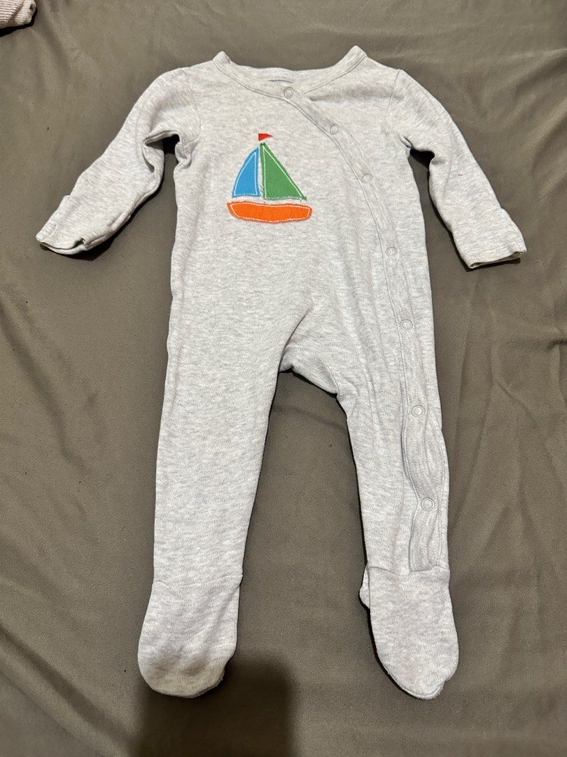 Frogsuits Bundle (Category: Babies & Kids Fashion) located in Quezon City. Submitted by pokingbubbles (Listing ID 1410022718, Image 2). Description: 9 pcs mixed frogsuits Very convenient for babies sleeping in airconditioned rooms, no need for blanket na Loc: Tala, North Caloocan.