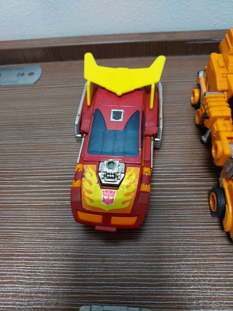 G1 Transformers OG Vintage (Category: Action & Battle Toys) located in Pasig City. Submitted by liezel-liezel (Listing ID 1410012287, Image 3). Description: G1 Transformers OG Vintage NO ACCESSORIES AS IS Inferno - 1500 Grapple - SOLD Blitzwing - SOLD Hotrod - 1400 Skids -1400 Omnibots No Head - SOLD.