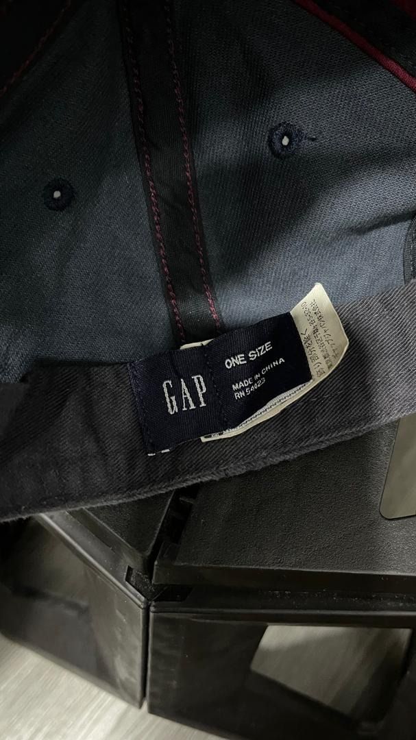 Gap Cap (Category: Cap & Hats) located in Ayer Itam. Submitted by mahyuddin1315 (Listing ID 1410161933, Image 2). Description: item Bundle.