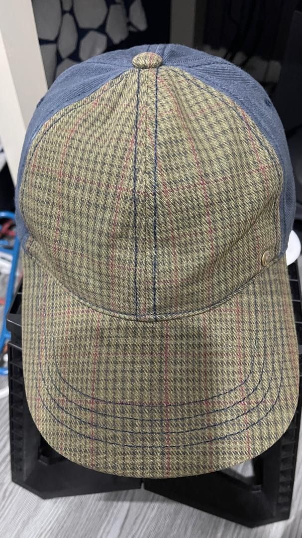 Gap Cap (Category: Cap & Hats) located in Ayer Itam. Submitted by mahyuddin1315 (Listing ID 1410161933, Image 1). Description: item Bundle.