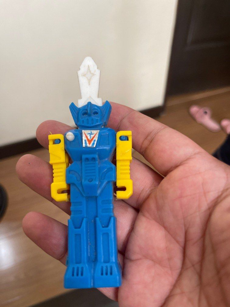 GoBots 1980 Vending machine toy (Category: Vintage Collectibles) located in Paranaque City. Submitted by kikosgarage (Listing ID 1410049421, Image 2). Description: Vintage .