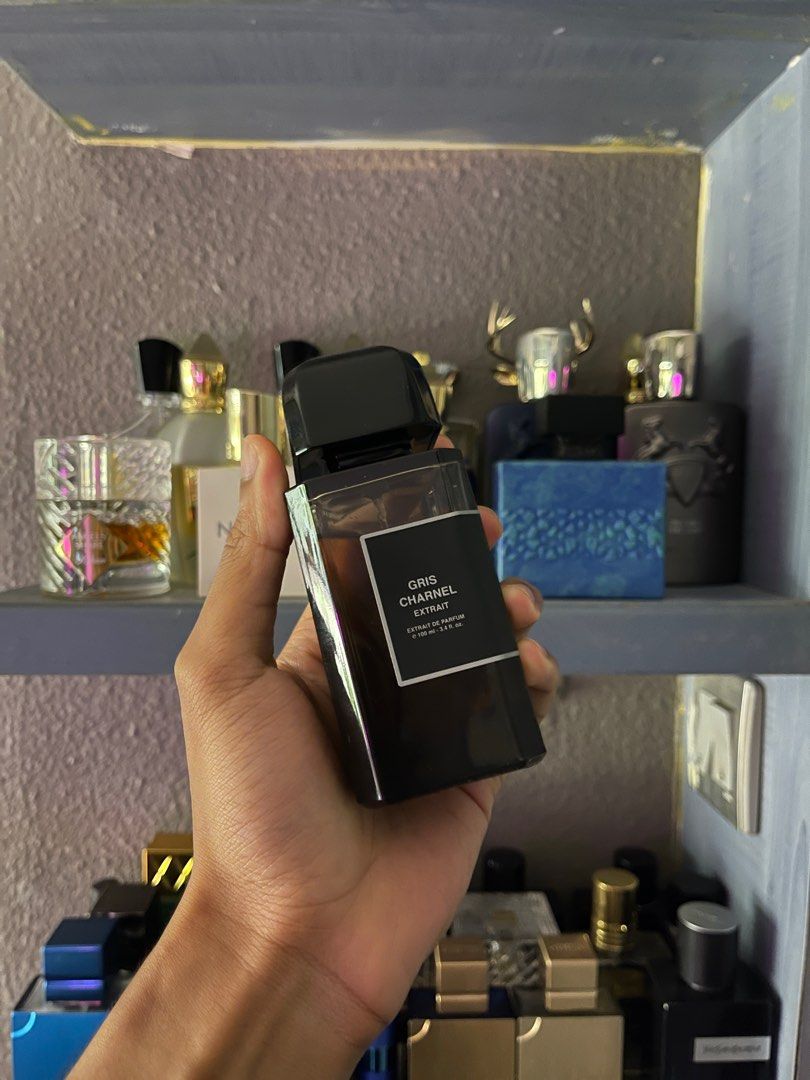 Gris Charnel Extrait (Category: Fragrance & Deodorants) located in Singapore. Submitted by HilmiAnwar (Listing ID 1410145231, Image 1). Description: Gris Charnel Extrait. Longevity around 7-8hrs on skin. A must-have for fragrance enthusiasts. Make offer and we can negotiate from there. Comes with box as well. .