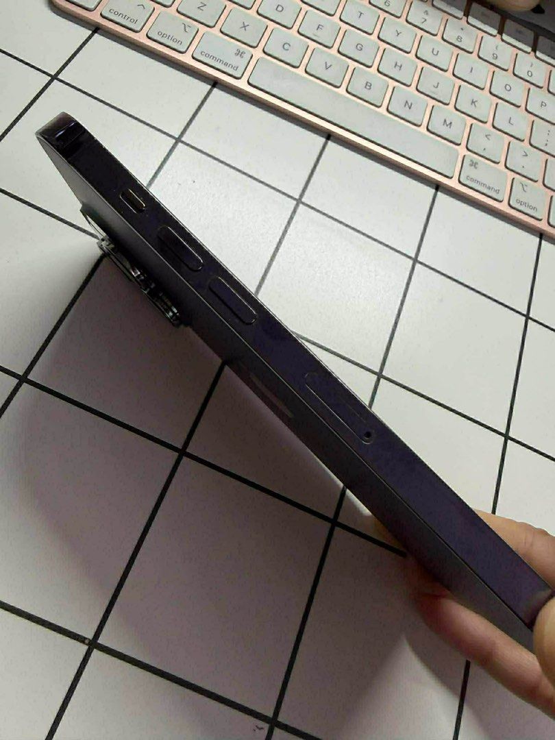 Iphone 14 Pro (Category: iPhone 14 Series) located in Manila. Submitted by decluttered_by_mara (Listing ID 1410096546, Image 3). Description: iPhone 14 Pro Deep Purple 256 GB With Box complete inclusions 77% Battery Health.
