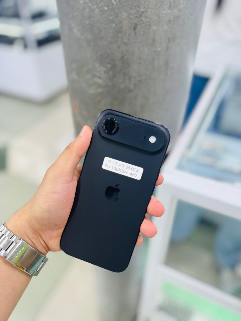 IPHONE 17 AIR 256GB E-SIM 100% BATTERY HEALTH (Category: iPhone Air Series) located in Manila. Submitted by kmgadgets (Listing ID 1410145235, Image 3). Description: FOR SALE | TRADE/SWAP Price: 53,000 On hand: IPHONE 17 AIR✔️ 256GB ✔️ E-SIM ONLY ✔️ 100% Batt health ✔️ NTC APPROVED ✔️ 100% Original ✔️ 99% Makinis ✔️ 99% Smooth ✔️ NOT REFURB ✔️ NO HIDDEN ISSUES ✔️ NEVER BEEN REPAIRED ✔️ TEST TO SAWA✔️ PM FOR MORE DETAILS.