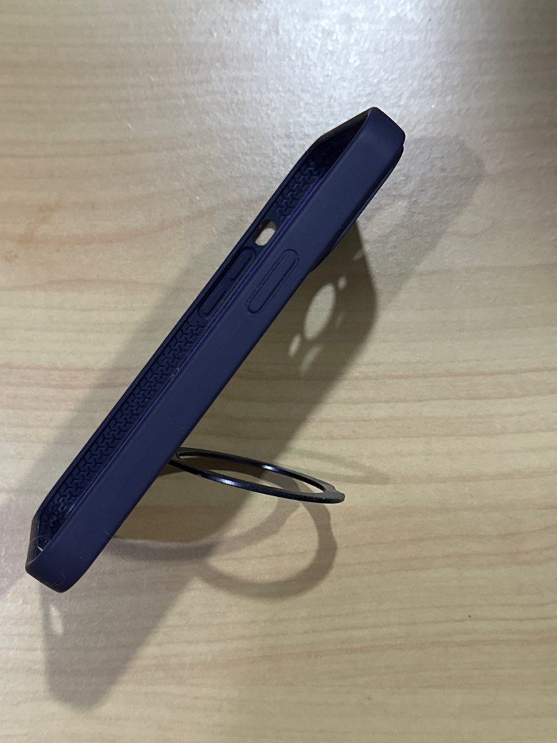 Iphone Case (Category: Cases & Sleeves) located in Manila. Submitted by onceagainvaults (Listing ID 1410169482, Image 2). Description: Unsure what model this case is for. RFS: Wrong unit MOP: Gcash MOD: JNT Express SF: Shouldered by buyer .
