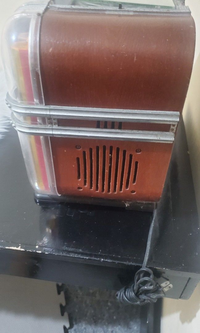Jukebox, retro style vintage 1997 (Category: Soundbars, Speakers & Amplifiers) located in Bulacan. Submitted by haze0108 (Listing ID 1410176654, Image 3). Description: vintage 1997 I don't know if it's working or not natambak na kase.