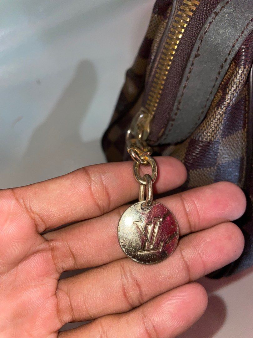 LOUIS VUITTON TREVI BAG (Category: Luxury Bags & Wallets) located in Tacloban City. Submitted by solothriftfinds (Listing ID 1410013447, Image 2). Description: Louis vuitton bag Verygood condition .
