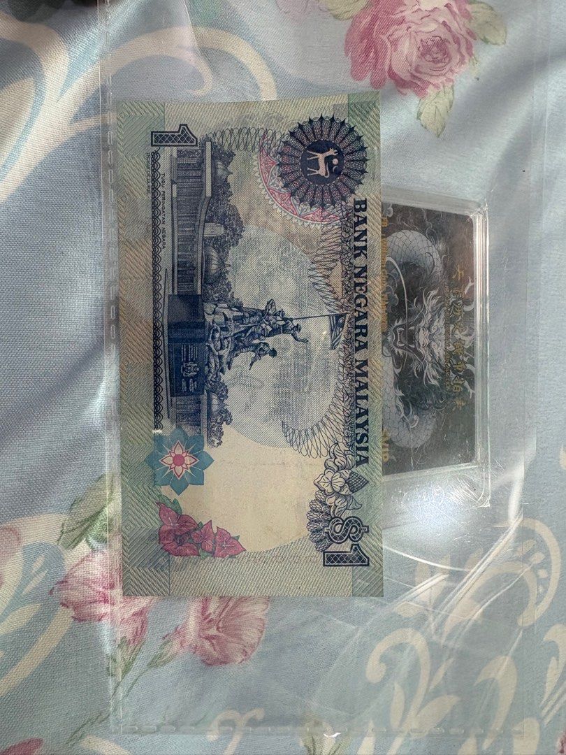 Error banknote rm1 (Category: Currency) located in Kuala Lumpur. Submitted by wilsonchua714 (Listing ID 1410109049, Image 2). Description: Error rm1 .
