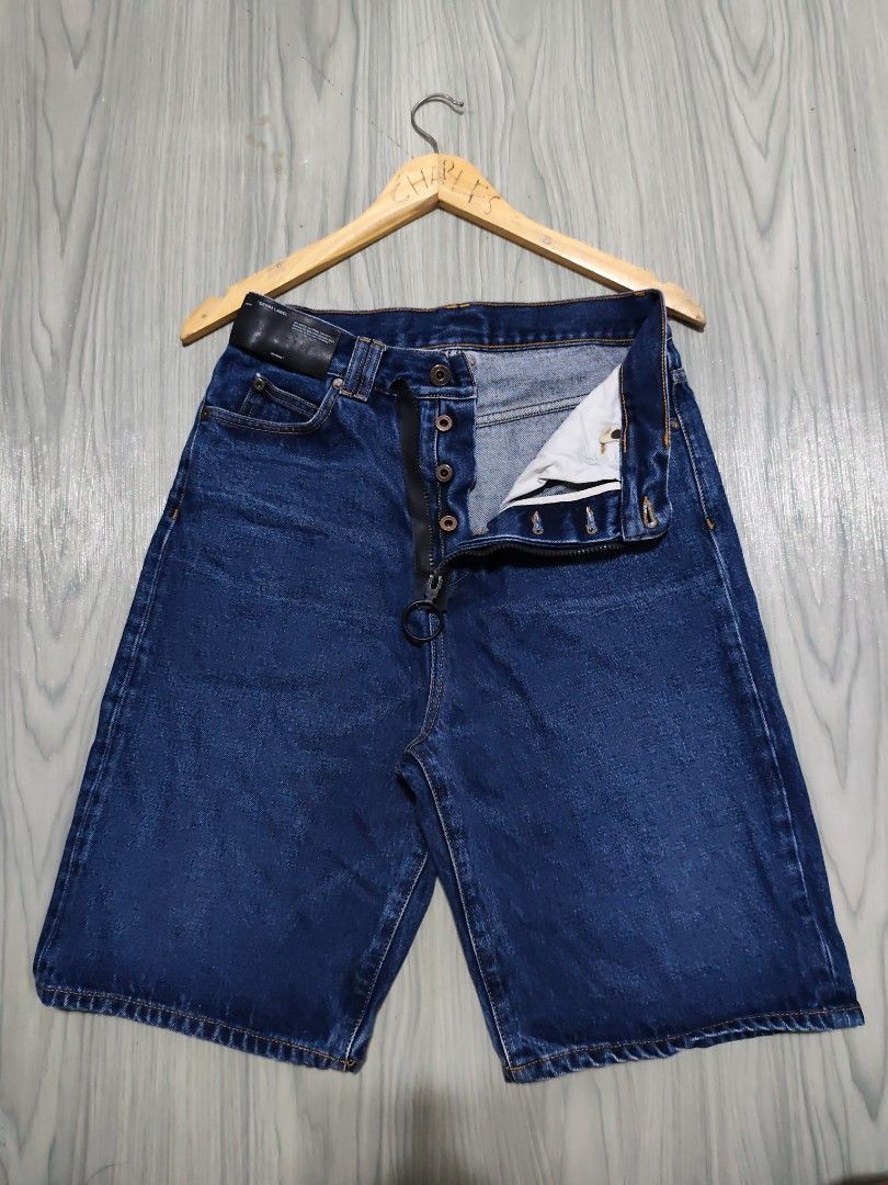 Off White Indigo Zipper & Button fly Denim Shorts M (Category: Shorts) located in Bauan. Submitted by fast_transact (Listing ID 1409999988, Image 3). Description: Off White Indigo Zipper & Button fly Denim Shorts M These denim shorts from Off White are the best casual piece that you can wear day in and day out. They are crafted in a fitted silhouette with a drawstring-detailed waistline and feature the label detail at the front in contrasting whi