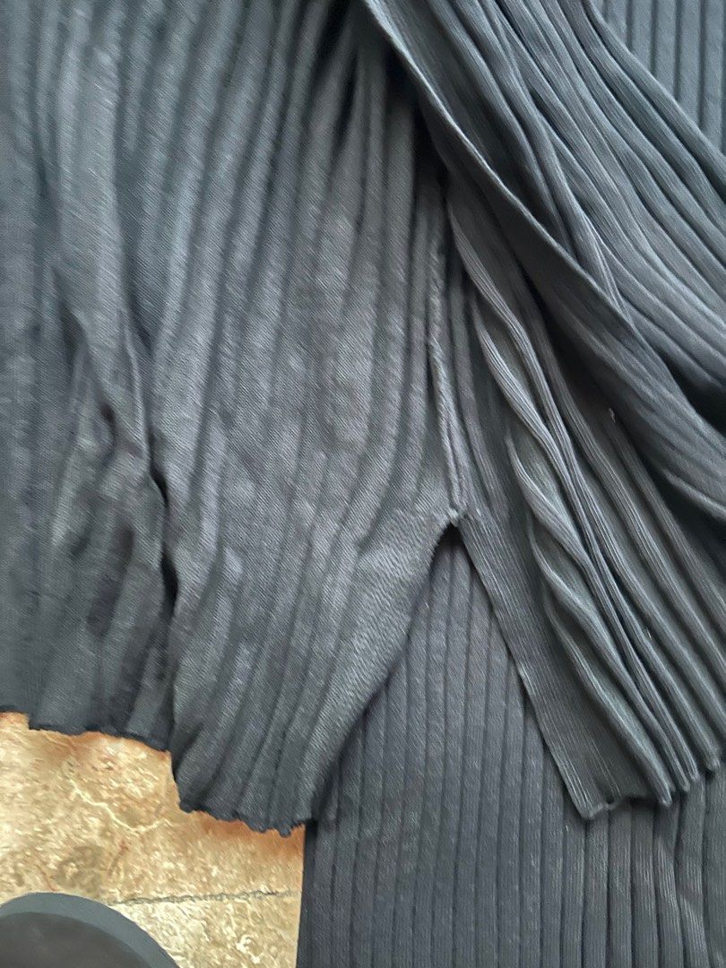 Ribbed Coordinates, Black (Category: Sets or Coordinates) located in Quezon City. Submitted by tidyup.lara (Listing ID 1409999911, Image 3). Description: Best fits XS-S frames Dress: Bust 26” Waist 24” Length 38” Cover Up: Bust 38” Length 25” Condition 9/10: good as new, but with small tear.