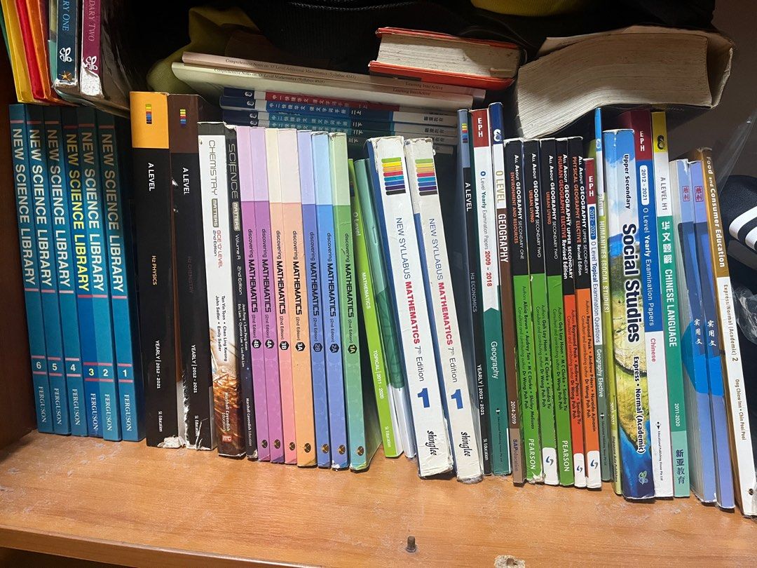 Secondary School Textbooks (Category: Textbooks) located in Singapore. Submitted by chooew (Listing ID 1410101995, Image 1). Description: - Secondary school textbooks for sale. - Subjects: Science, Mathematics, Geography, Social Studies, Chinese Language. - Includes some A-Level books. - Minor signs of use may be present. - Please view photos for specific titles and editions. - Price negotiable.