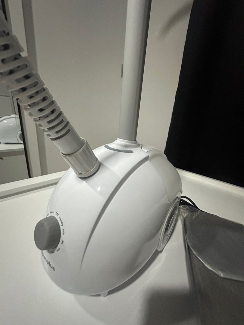 Simplus Garment Steamer (Category: Irons & Steamers) located in Manila. Submitted by ron_mac07 (Listing ID 1410053860, Image 3). Description: Used only twice. I prefer using the traditional iron. .