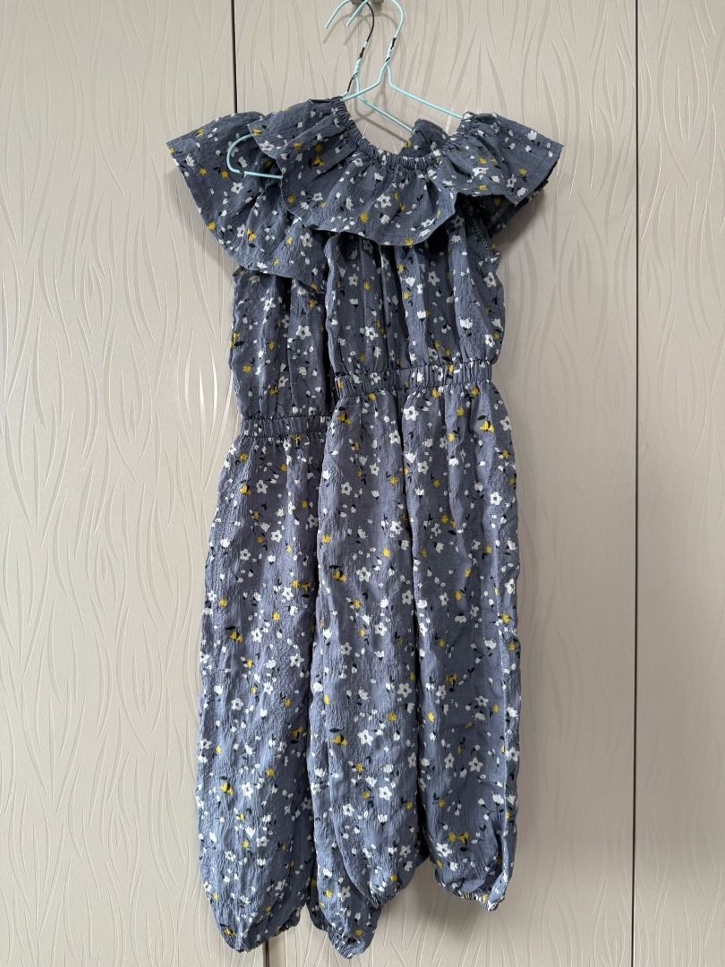 sisters set (Category: Babies & Kids Fashion) located in Singapore. Submitted by sallywawa (Listing ID 1410115291, Image 5). Description: .