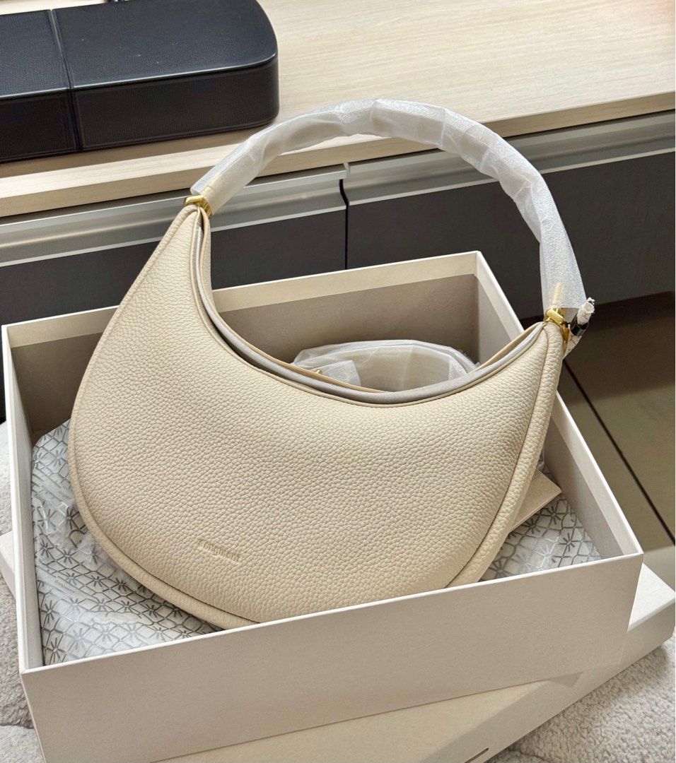 Songmont Luna Bag (Medium) Ivory (Category: Shoulder Bags) located in San Juan City. Submitted by nikkakelly (Listing ID 1410003885, Image 2). Description: [FOR SALE - BRAND NEW] 💓 • Ivory color (1 pc) • On-hand 🇵🇭 • 100% Authentic 📍Location: Can ship from Quezon City 💰 MOP: Gcash / BPI / Metrobank 🚚 MOD: Lalamove / Grab / J&T.
