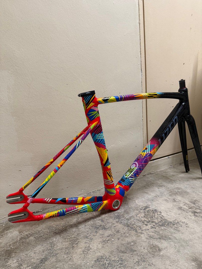 Specialized allez track frameset for fixed gear (Category: Bicycles) located in Singapore. Submitted by mnmbicycle (Listing ID 1410108355, Image 3). Description: Selling specialized allez track Size 54 Come with seatpost Little to no damages Very clean condition , as good as new !! wtt/wts Cash preferred Thank you !!.