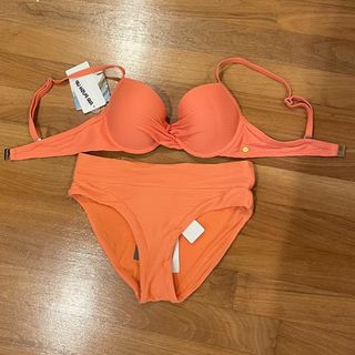 (Category: ) located in . Submitted by tanvic186 (Listing ID 1410119907, Image 1). Description: .