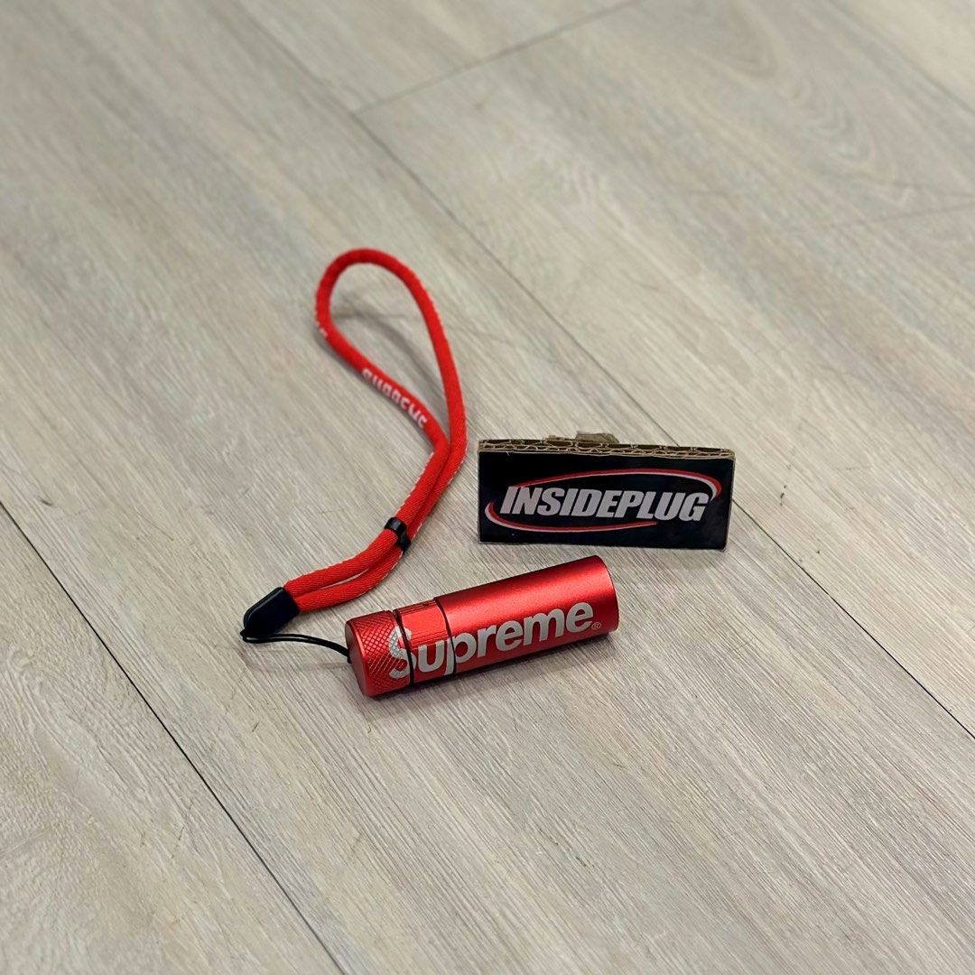 Supreme FW17 Nitecore Mini Magnetic Flashlight (Category: Hiking & Camping) located in Quezon City. Submitted by inside_plug (Listing ID 1410088944, Image 2). Description: For sale Supreme FW17 Nitecore Mini Magnetic Flashlight Brandnew Dm us to purchase.