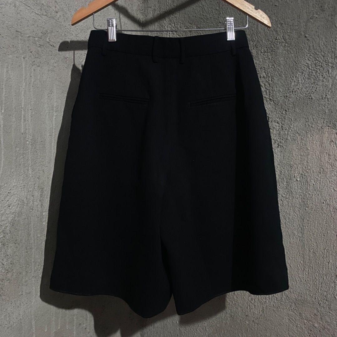 The Row Bermuda Shorts (Category: Luxury Apparel) located in Bacolod City. Submitted by cast.archives (Listing ID 1410172862, Image 2). Description: The Row Bermuda Shorts Authentic Tagged size: 38 Waistline: 28” to 30” Length: 22” Condition: Excellent Flaw: None.