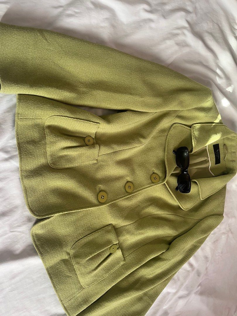 Tweed Korean style Green Blazer (Category: Coats, Jackets and Outerwear) located in Baguio. Submitted by grrrrwmm__2day (Listing ID 1410087773, Image 3). Description: .