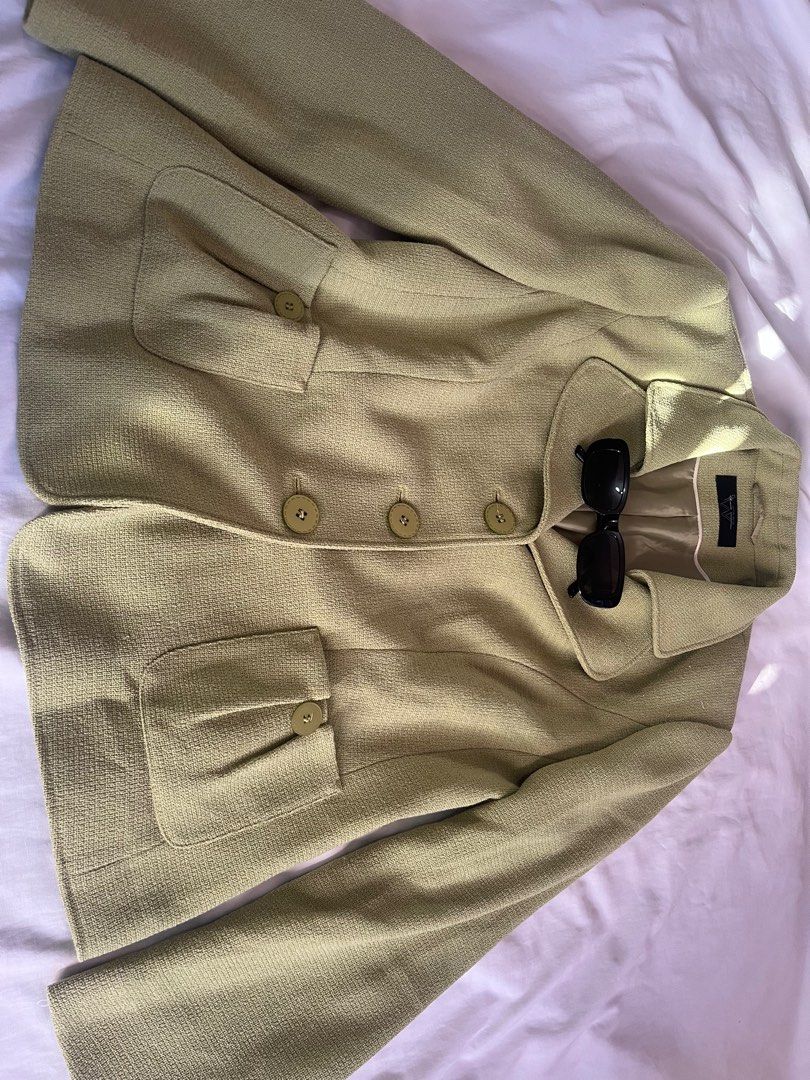 Tweed Korean style Green Blazer (Category: Coats, Jackets and Outerwear) located in Baguio. Submitted by grrrrwmm__2day (Listing ID 1410087773, Image 2). Description: .