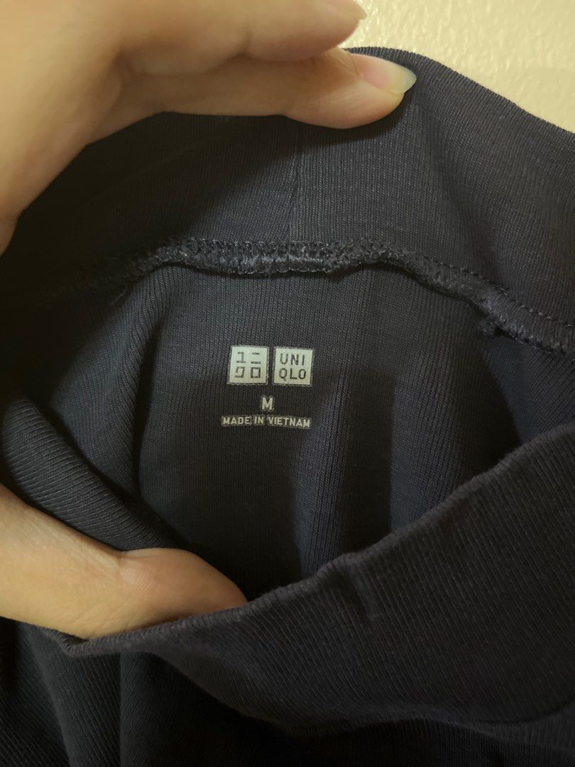 Uniqlo Shirt (Category: Shirts) located in Quezon. Submitted by achicoco (Listing ID 1410140190, Image 2). Description: Color: Navy Blue.
