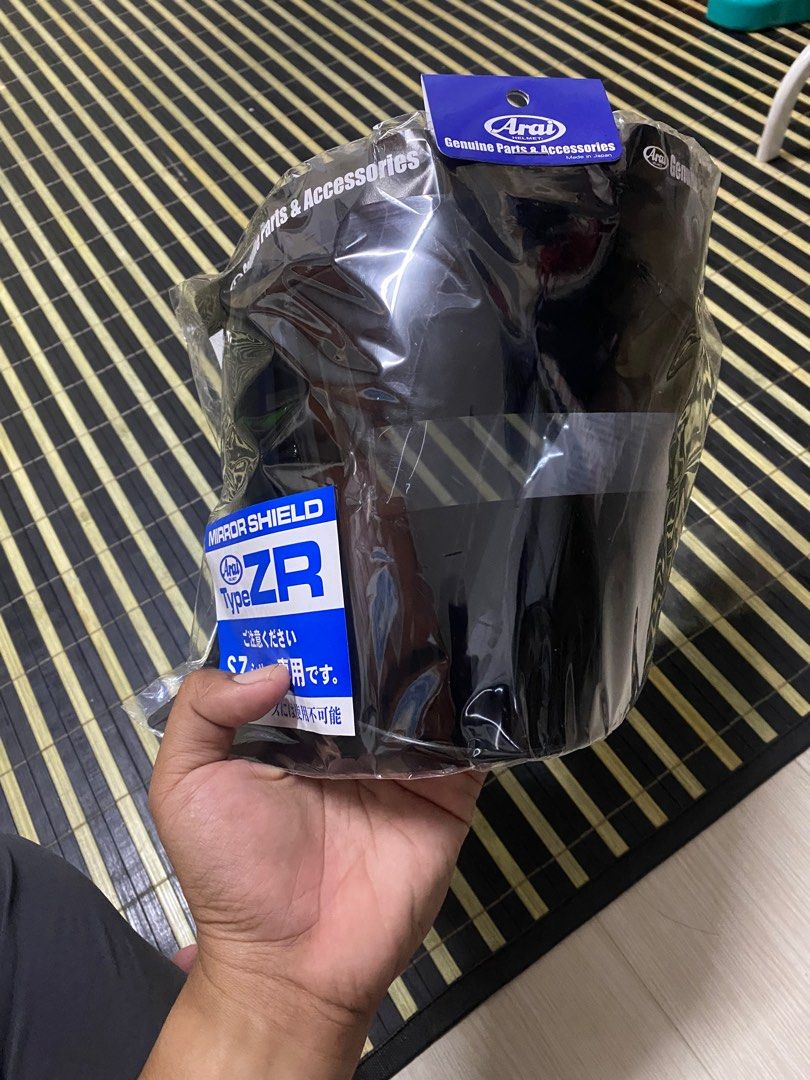 visor arai (Category: Motorcycle Accessories) located in Singapore. Submitted by riezman61 (Listing ID 1410106846, Image 1). Description: visor arai original model szm ,szf ram 1,2,3,4,5 95$ can nego .