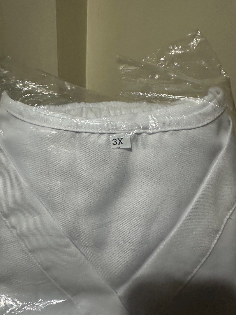 White Scrubs Set 3XL (Category: Sets & Coordinates) located in Quezon City. Submitted by cecillebuendia (Listing ID 1410167611, Image 2). Description: - White scrubs set - V-neck design - Size: 3XL - Brand new, still in original packaging. Bought in Bambang Sept 2025.