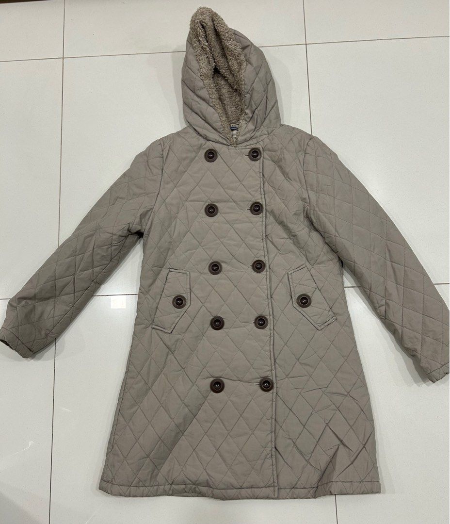 Winter jacket (Category: Coats, Jackets and Outerwear) located in Singapore. Submitted by wolfberry22 (Listing ID 1410143654, Image 1). Description: - Light weight - easy to match - Soft & comfort fit.