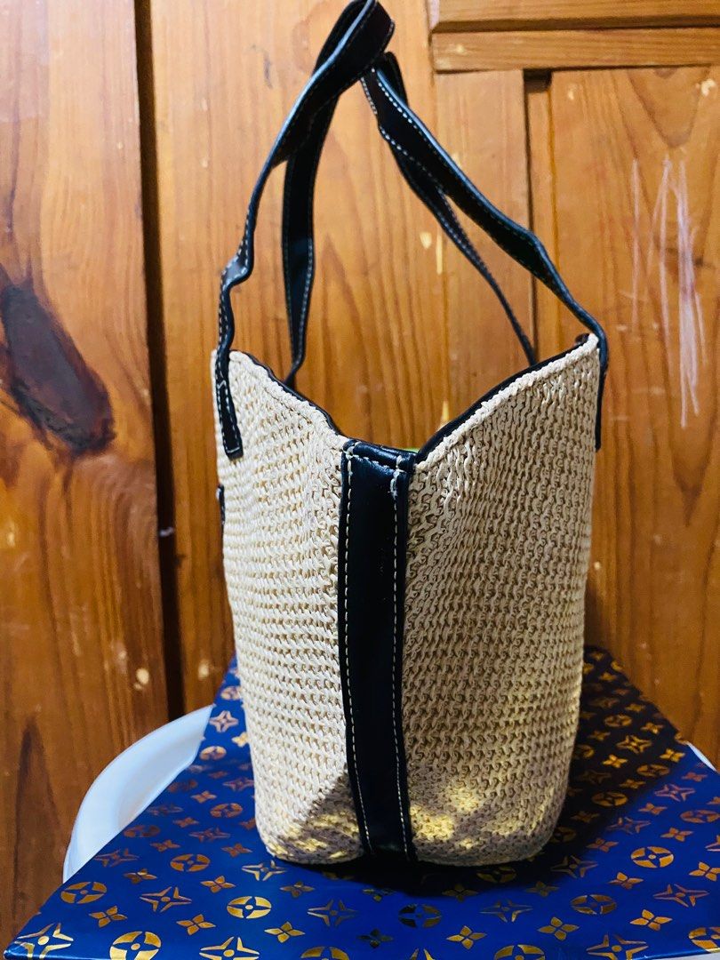 Yumi Shimamura basket bag, black (Category: Shoulder Bags) located in Baguio. Submitted by vanity_kimo (Listing ID 1410125715, Image 2). Description: 🍀TAL. BY YUMI 🍀BASKET BAG 🍀GOOD AS NEW 🍀missing sling strap . .