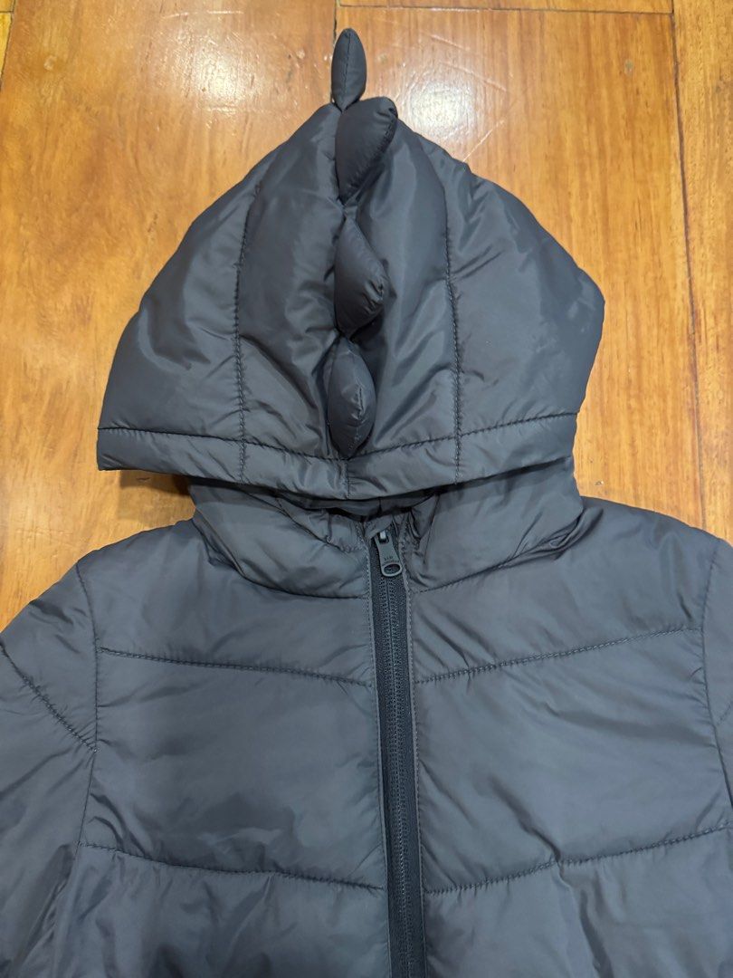 Zara Baby Dinosaur Hooded Jacket (Category: Babies & Kids Fashion) located in Quezon City. Submitted by sgon25 (Listing ID 1410089404, Image 2). Description: - Zara Baby dinosaur hood jacket - Dark grey color - Size: 3/4 years (104cm) - Full zipper closure - Two front pockets - Made in China.
