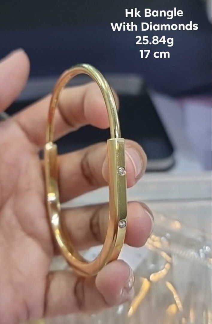 18K HK SETTING YG BANGLE WITH DIAMOND (Category: Bracelets) located in Cavite. Submitted by vmccollection24 (Listing ID 1410265479, Image 1). Description: WE SHIP INTERNATIONAL/NATIONWIDE🚛✈️ CASH/LAYAWAY ACCEPTED! 💎 Invest your money wisely 💎 Habang tumatagal tumataas ang value 💎 Genuine,Pawnable/Nasasanla 💎BRANDNEW 💎 Cheaper than mall price!!! 💎 High Appraisal Value 💎 Good Investment 💎 Easy Liquidity 💎 Money Back quaranteed if proven F