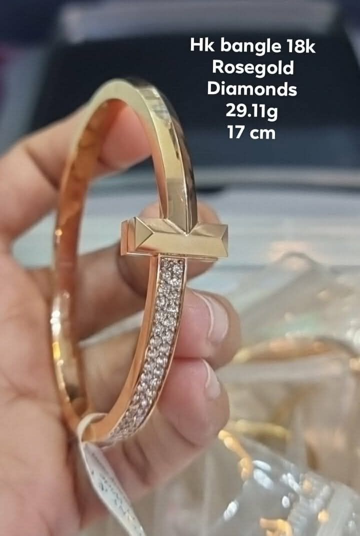 18K HK SETTING YG WITH DIAMOND (Category: Bracelets) located in Cavite. Submitted by vmccollection24 (Listing ID 1410264109, Image 1). Description: WE SHIP INTERNATIONAL/NATIONWIDE🚛✈️ CASH/LAYAWAY ACCEPTED! 💎 Invest your money wisely 💎 Habang tumatagal tumataas ang value 💎 Genuine,Pawnable/Nasasanla 💎BRANDNEW 💎 Cheaper than mall price!!! 💎 High Appraisal Value 💎 Good Investment 💎 Easy Liquidity 💎 Money Back quaranteed if proven Fake DM 