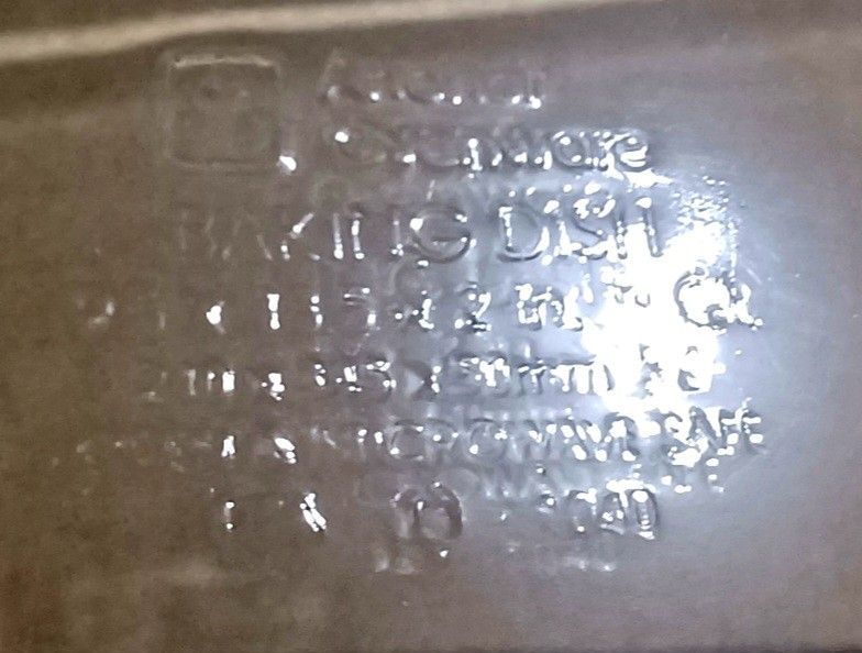 2 pcs. Anchor Hocking Oven Basics Baking Dish (Category: Bakeware) located in Quezon City. Submitted by wjmae (Listing ID 1410337588, Image 3). Description: - 2 pcs. Anchor Hocking Oven Basics Baking Dish - 3-quart (US) / 2.8L capacity - Dimensions: 343mm x 240mm x 50mm - Features easy-grip handles - Microwave safe - Comes with original box Dimensions: from handle to handle (horizontal) - 15.5 inches vertical - 10 inches height - 2.25 inches.