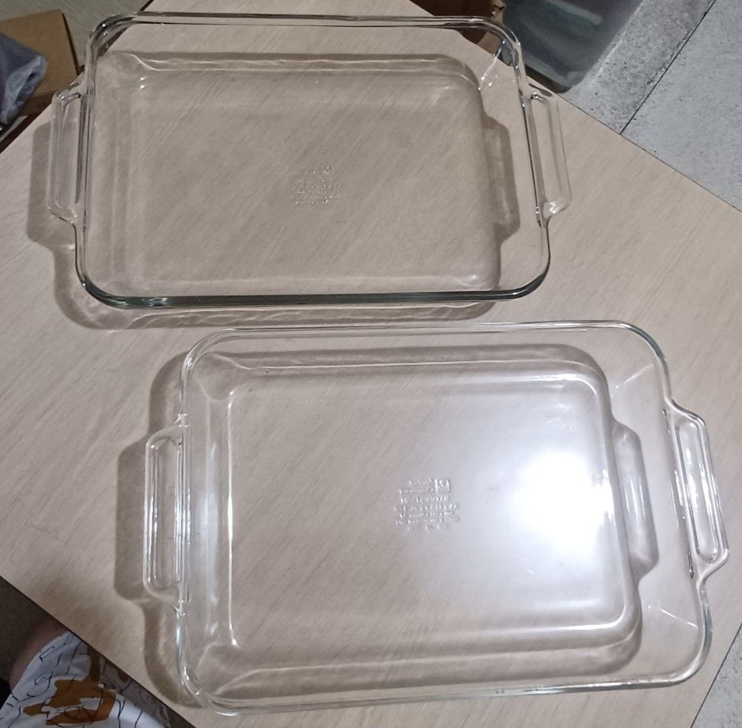 2 pcs. Anchor Hocking Oven Basics Baking Dish (Category: Bakeware) located in Quezon City. Submitted by wjmae (Listing ID 1410337588, Image 2). Description: - 2 pcs. Anchor Hocking Oven Basics Baking Dish - 3-quart (US) / 2.8L capacity - Dimensions: 343mm x 240mm x 50mm - Features easy-grip handles - Microwave safe - Comes with original box Dimensions: from handle to handle (horizontal) - 15.5 inches vertical - 10 inches height - 2.25 inches.